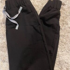 Woman’s Figs jogger scrubs